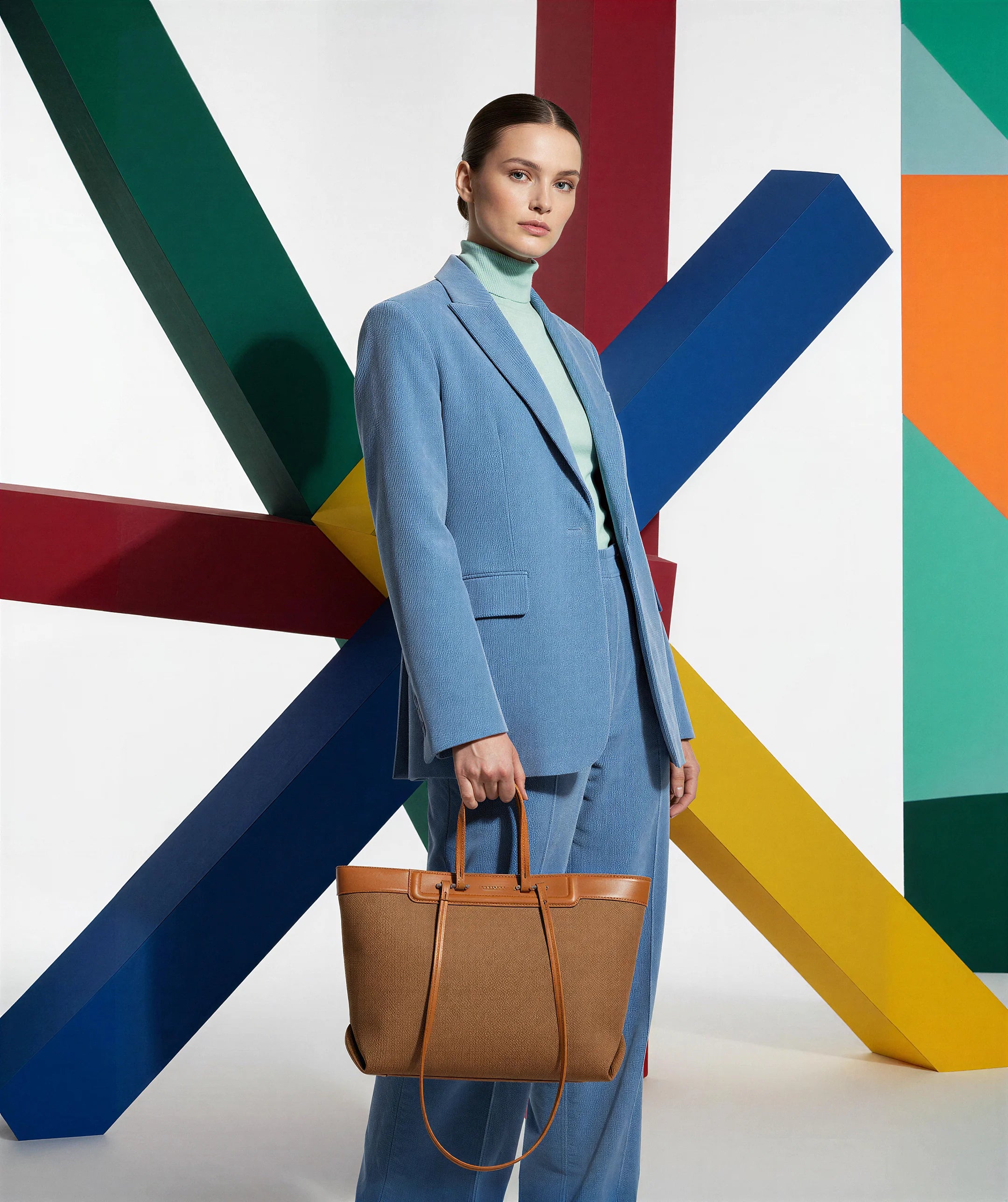 CLASSIC HAZEL TOTE BAG