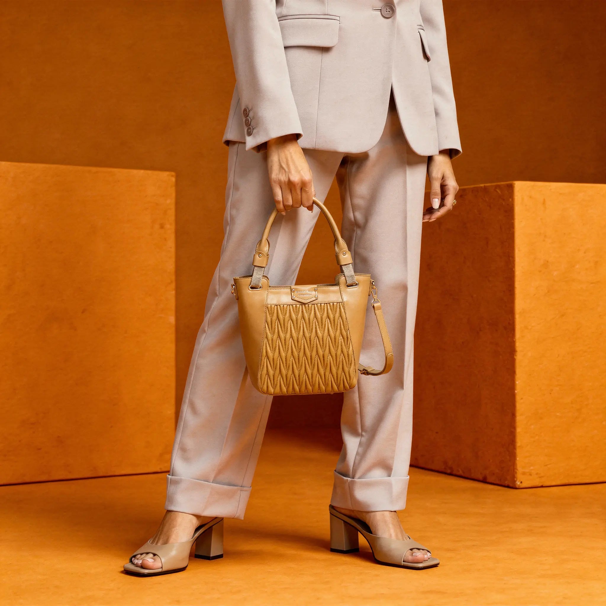 EMPORIO AURA TOTE BAG