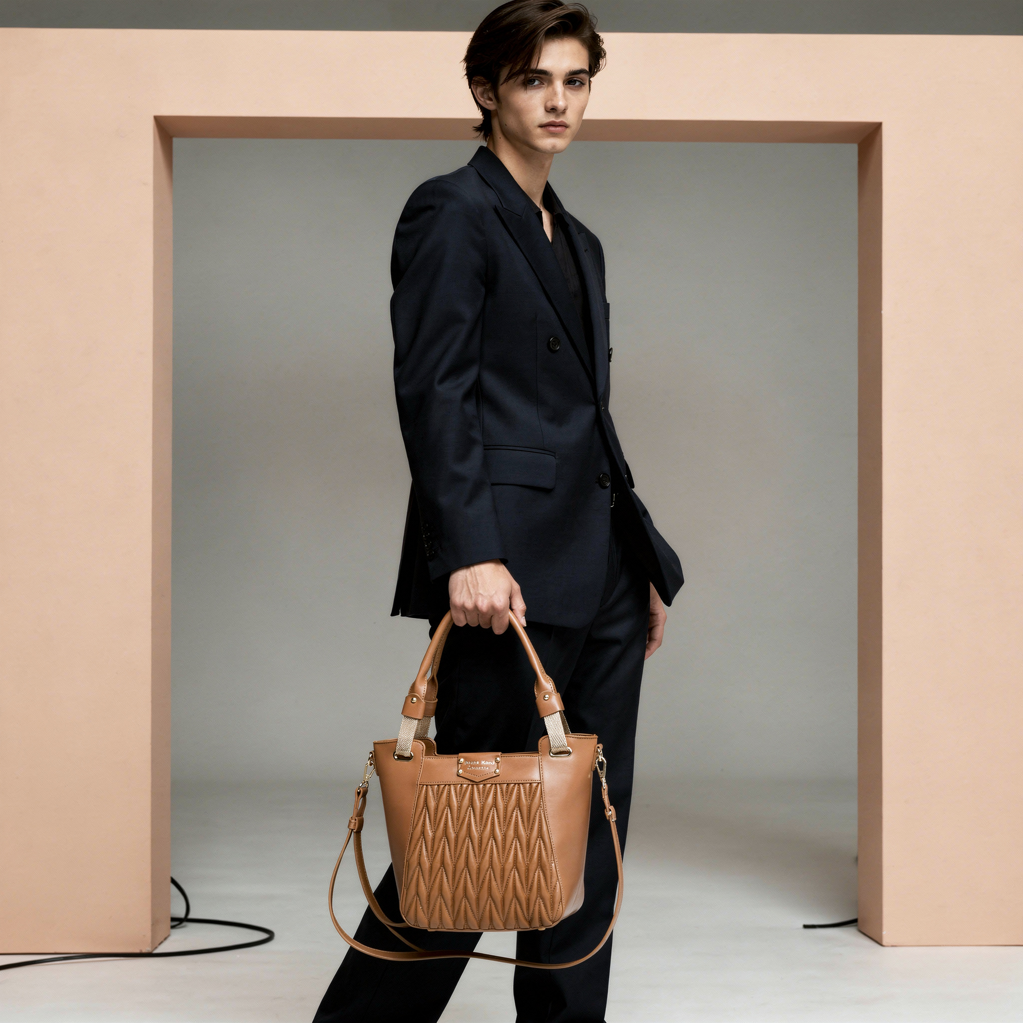 EMPORIO AURA TOTE BAG - Diana Korr 